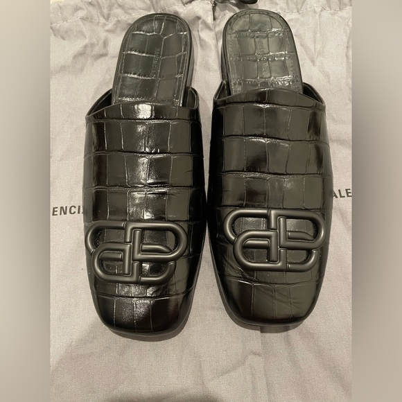 Balenciaga cosy bb mules